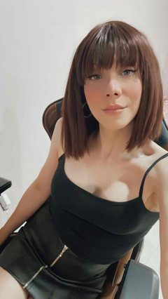 The_Cherry_BR - female with brown hair webcam at ImLive