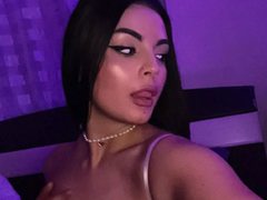 TiannaBankss - female with black hair webcam at ImLive