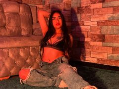 Tiffani_Hott_ - female webcam at ImLive