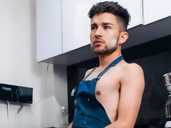 tommycarls01 - male webcam at ImLive