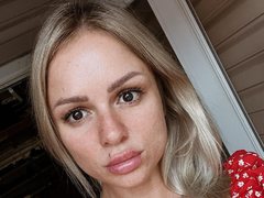 TryToRisk - blond female with  big tits webcam at ImLive