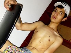 Turner69 - male webcam at ImLive