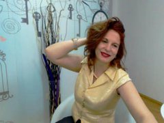 DeLuxeKaterine - female with red hair webcam at ImLive