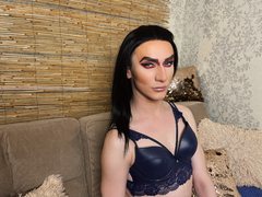 Cristal_Connors - shemale with black hair webcam at ImLive
