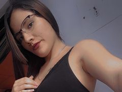 VALERIACOOX150 - female with red hair and  small tits webcam at ImLive