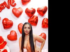 ValentinaArturh - female with black hair webcam at xLoveCam