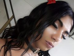 valerylovely220 - shemale with black hair webcam at ImLive