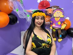 vanessabernall - female with black hair and  small tits webcam at ImLive