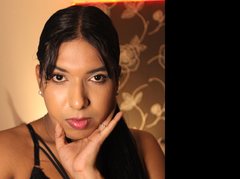 VenusTrans - shemale with brown hair webcam at xLoveCam