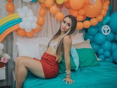 VictoriaWhite1 - female with brown hair and  small tits webcam at ImLive