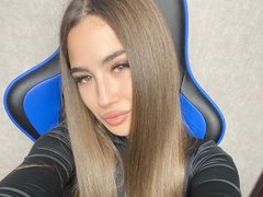 VictoriaWonder from ImLive