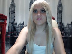 Smileyy - blond shemale webcam at ImLive