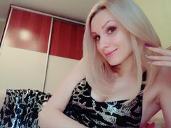 Winters - blond female webcam at ImLive