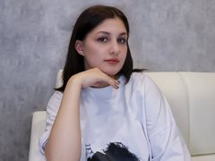 XoriNori - female with brown hair webcam at ImLive