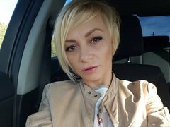 EmmaKyle - blond female with  big tits webcam at ImLive