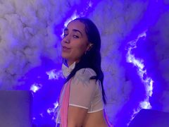 Yeinlyn18 - female webcam at ImLive