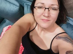 yolly84 - female with brown hair and  small tits webcam at ImLive