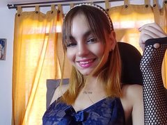 YUKIODAVISBucks - female with brown hair and  small tits webcam at ImLive