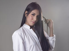 AbrilVelez - female with brown hair webcam at LiveJasmin