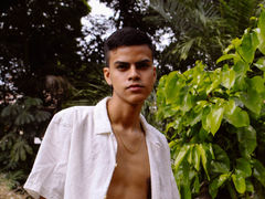 AlejandroSalazar - male webcam at LiveJasmin