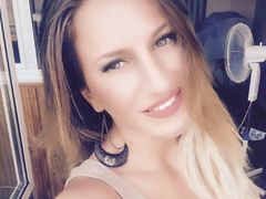 AlessiaRings - blond female webcam at LiveJasmin