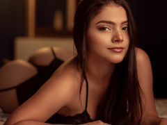 AlessiaRouu - female with brown hair and  small tits webcam at LiveJasmin