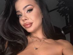 AlexaHeyes - female with brown hair and  big tits webcam at LiveJasmin