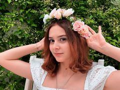 AliceDavies - female with brown hair webcam at LiveJasmin