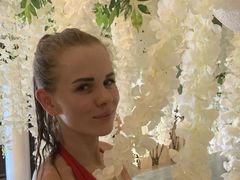 AliceKrass - female with brown hair webcam at xLoveCam