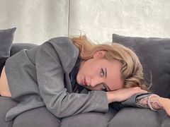 AlinaBaier - blond female webcam at LiveJasmin