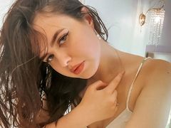 AlysonLi - female with brown hair and  big tits webcam at LiveJasmin