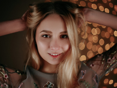 AmandaLeen - blond female webcam at LiveJasmin