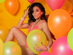 AmberSwift - female with black hair webcam at LiveJasmin
