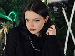 AminaKlep - female with black hair webcam at LiveJasmin