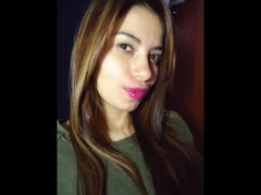 MariahCasas - female with brown hair webcam at LiveJasmin