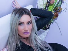 AnnaKarev - blond female webcam at LiveJasmin