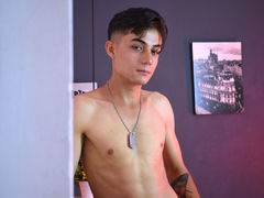 AnthonyGreys - male webcam at LiveJasmin