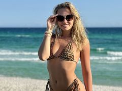 ArielRosas - blond female webcam at LiveJasmin