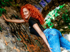 AriiMoon - female with red hair webcam at LiveJasmin