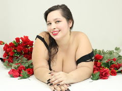 DannaPontier - female with brown hair and  big tits webcam at xLoveCam