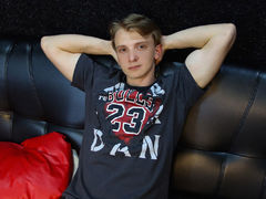 BarneyEveress - male webcam at LiveJasmin