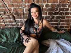 BeataBums - female with black hair and  big tits webcam at ImLive