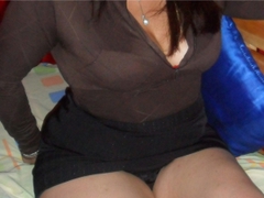 LauraMimiHot - female with black hair webcam at xLoveCam