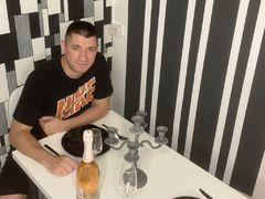 BrandonJoy - male webcam at LiveJasmin