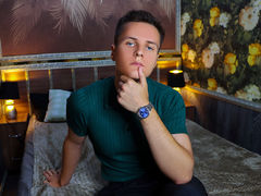 BrandonLars - male webcam at LiveJasmin