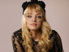 BritneyHudson - blond female with  big tits webcam at LiveJasmin