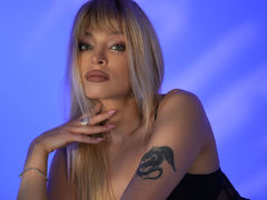 BritneyHudson - blond female with  big tits webcam at LiveJasmin