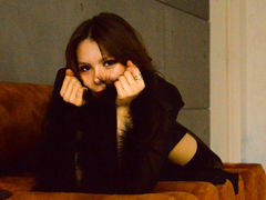 BunnyTsukino - female with brown hair webcam at LiveJasmin