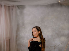 TannySmith - female with brown hair webcam at LiveJasmin