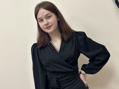 CarolinaBridgese - female with brown hair webcam at LiveJasmin